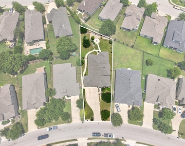 4017 Benetton Way - Photo Thumbnail 35
