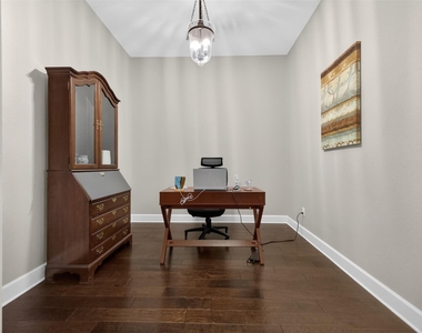 4017 Benetton Way - Photo Thumbnail 8