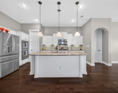 4017 Benetton Way - Photo Thumbnail 10