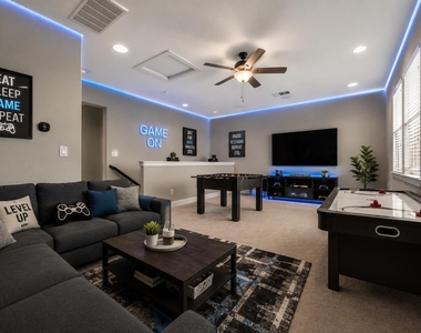 4017 Benetton Way - Photo Thumbnail 23