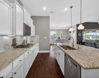 4017 Benetton Way - Photo Thumbnail 11