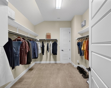 4017 Benetton Way - Photo Thumbnail 20