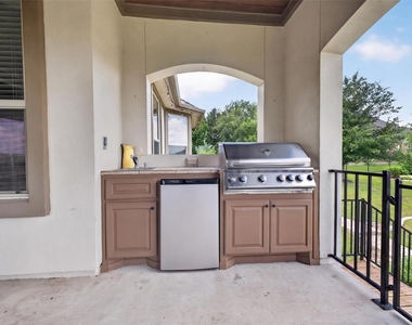 4017 Benetton Way - Photo Thumbnail 28