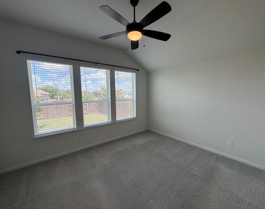 1136 Olympic Ln - Photo Thumbnail 9