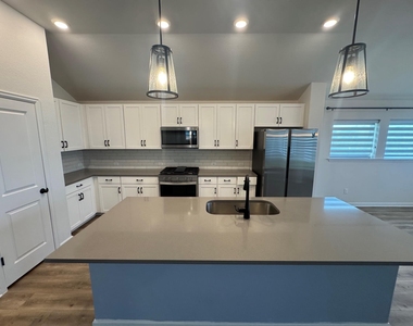 1136 Olympic Ln - Photo Thumbnail 4