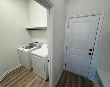 1136 Olympic Ln - Photo Thumbnail 17