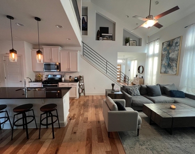 9605 Tanager Ln - Photo Thumbnail 1