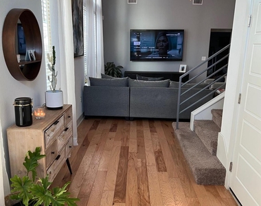 9605 Tanager Ln - Photo Thumbnail 4
