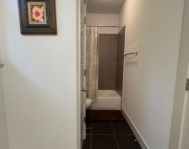 9605 Tanager Ln - Photo Thumbnail 13