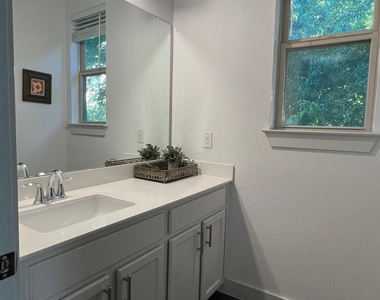 9605 Tanager Ln - Photo Thumbnail 17