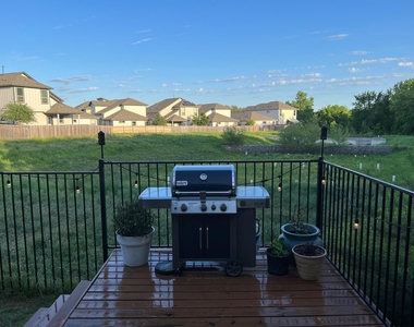 9605 Tanager Ln - Photo Thumbnail 18