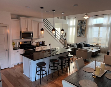 9605 Tanager Ln - Photo Thumbnail 2