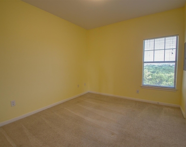 2320 Gracy Farms Ln - Photo Thumbnail 14
