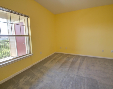 2320 Gracy Farms Ln - Photo Thumbnail 13