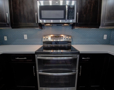 2320 Gracy Farms Ln - Photo Thumbnail 7