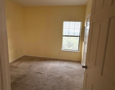 2320 Gracy Farms Ln - Photo Thumbnail 29