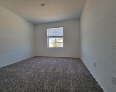 5576 Bellissima Way - Photo Thumbnail 11