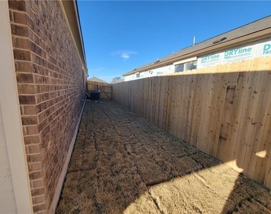 5576 Bellissima Way - Photo Thumbnail 20