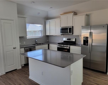 5576 Bellissima Way - Photo Thumbnail 4