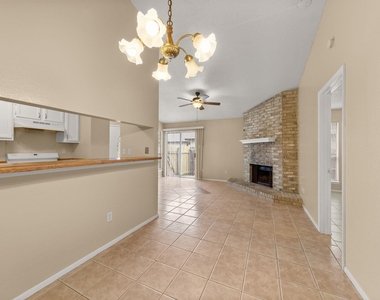 313 Greenlawn Blvd - Photo Thumbnail 6