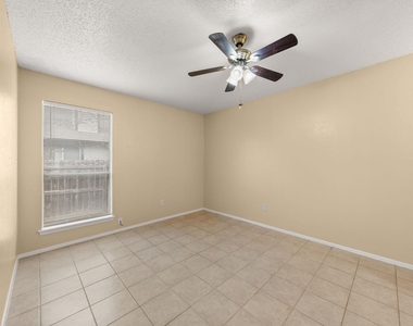 313 Greenlawn Blvd - Photo Thumbnail 5