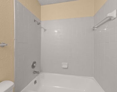 313 Greenlawn Blvd - Photo Thumbnail 26