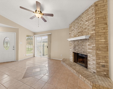 313 Greenlawn Blvd - Photo Thumbnail 3