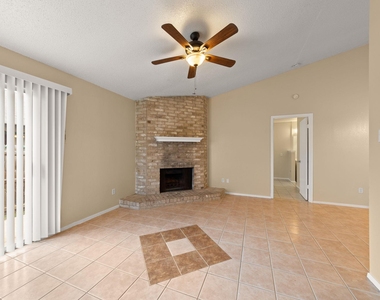 313 Greenlawn Blvd - Photo Thumbnail 2
