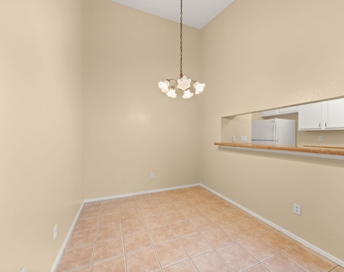 313 Greenlawn Blvd - Photo Thumbnail 8
