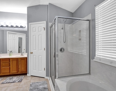 3339 Rod Carew Dr - Photo Thumbnail 16