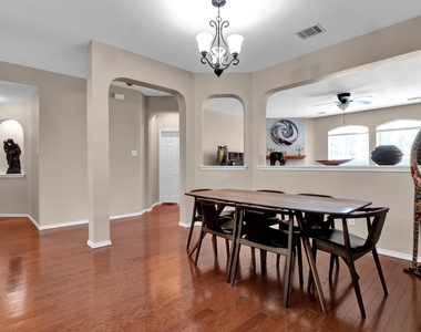 3339 Rod Carew Dr - Photo Thumbnail 4
