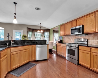 3339 Rod Carew Dr - Photo Thumbnail 12