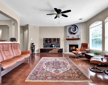 3339 Rod Carew Dr - Photo Thumbnail 6