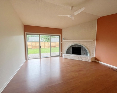 8702 Dawnridge Cir - Photo Thumbnail 1