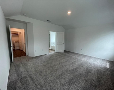 10717 Steinbeck Dr - Photo Thumbnail 11