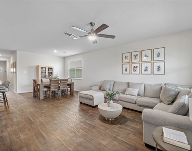 217 Evergreen Sumac Loop - Photo Thumbnail 6