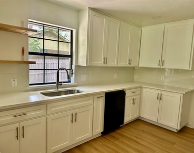 1612 Buttercup Rd - Photo Thumbnail 3