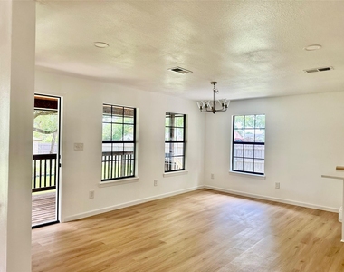 1612 Buttercup Rd - Photo Thumbnail 7