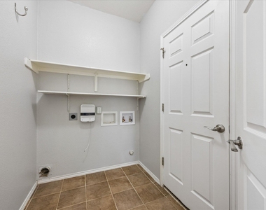 500 Millington Ln - Photo Thumbnail 32