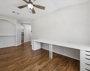 500 Millington Ln - Photo Thumbnail 11