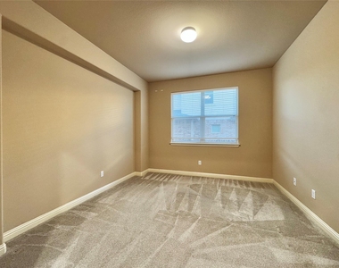 4216 Buckskin Rd - Photo Thumbnail 6