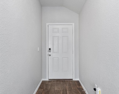 14915 Gypsum Mill Rd - Photo Thumbnail 3