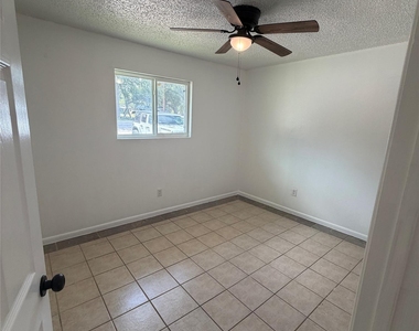 1301 Greenlawn Pkwy - Photo Thumbnail 8