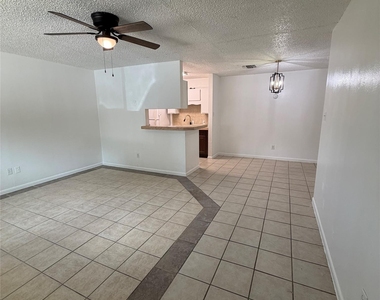 1301 Greenlawn Pkwy - Photo Thumbnail 2