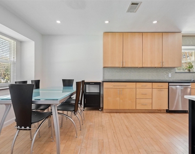 6906 One Oak Rd - Photo Thumbnail 5