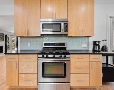 6906 One Oak Rd - Photo Thumbnail 7