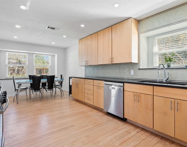 6906 One Oak Rd - Photo Thumbnail 8