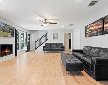 6906 One Oak Rd - Photo Thumbnail 2