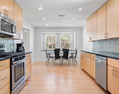 6906 One Oak Rd - Photo Thumbnail 9