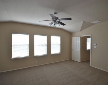 409 Riverine Way - Photo Thumbnail 14